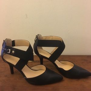 Liz Claiborne Pumps. Size 9.